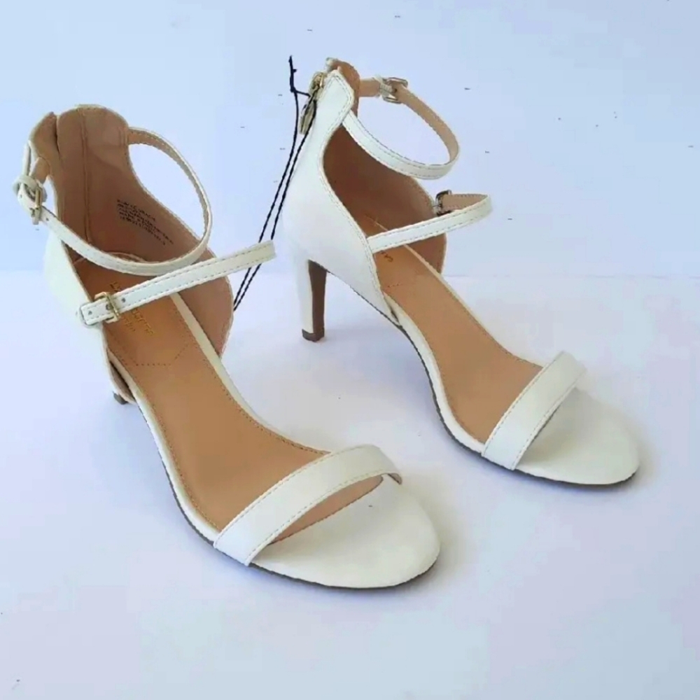 Liz Claiborne womens Gracie open toe heeled comfortsandals white size 9.5M NWT.